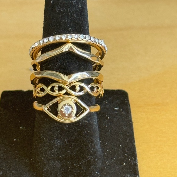 SZ 7 Gold Plated Set of 4 Rings - Picture 3 of 8